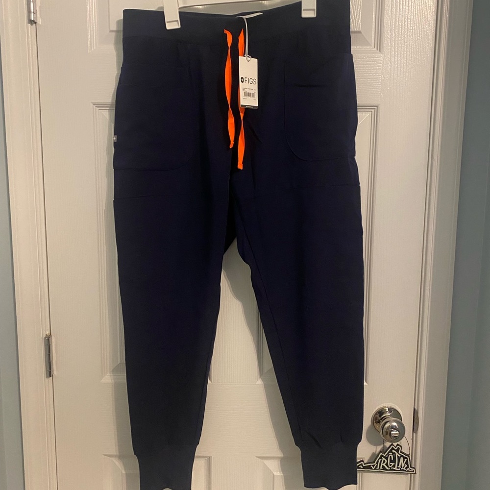 Figs navy skinny, high-waisted joggers in XL.